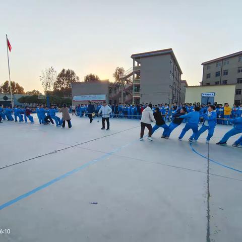 团结奋进，凝绳聚力—辛集市第二实验学校六年级拔河比赛