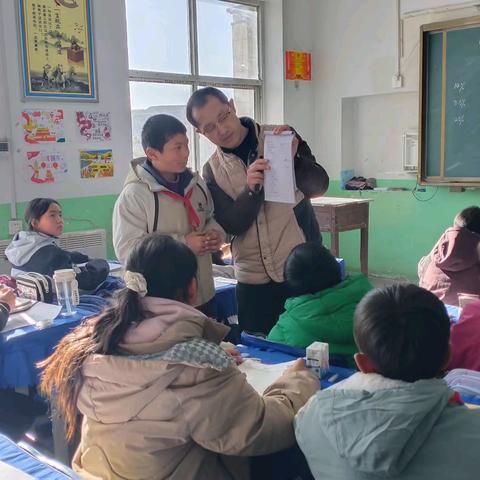 精准把脉促成长 专业引领助提升——县教育局教研室教研视导梁山镇中学活动纪实