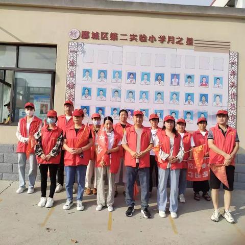 爱心护学  呵护成长——郾城区二实小家长爱心护学岗纪实