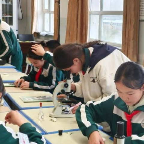 “探索自然规律，启迪科学思维” ‍ ‍---乌鲁木齐市萨尔达坂学校 ‍（乌鲁木齐市122小学集团成员校） ‍“至爱”趣味实验课