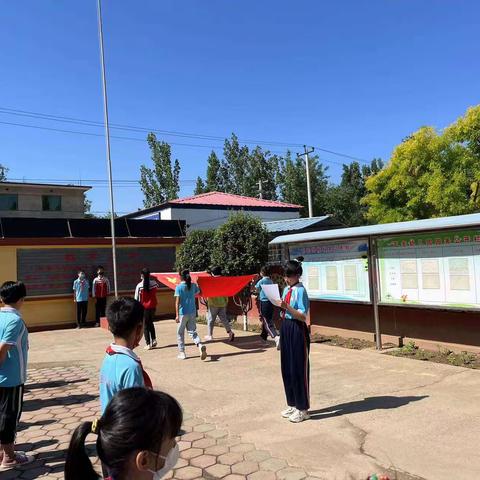 “喜迎二十大，永远跟党走，争做好队员”涞水镇学区瓦宅小学少先队入队仪式