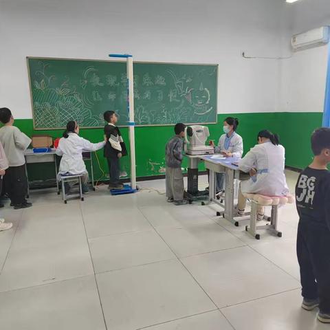 风正学区三庄小学开展学生体检工作，关注学生健康成长