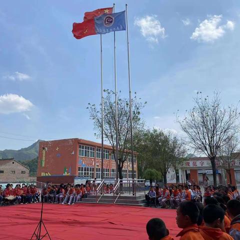 南委泉中心校“诵经典诗文，润七彩童年”经典诵读活动