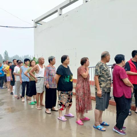 风雨无情人有爱，志愿服务别样红