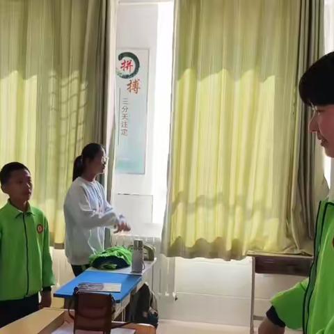 《追溯红色历史，点亮青春之光》——南园街学校爱国主义主题班会