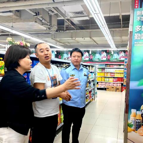 市局特殊食品处督导检查碑林区特殊食品混放销售问题专项整治工作