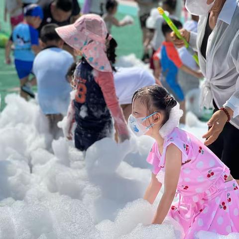 泡泡轰趴，玩转夏天”——新开镇中心幼儿园