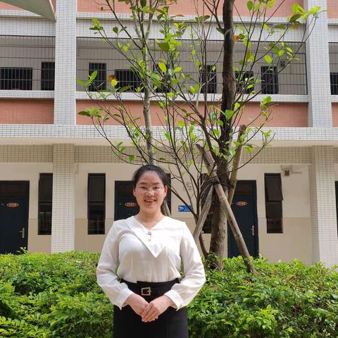 【师德师风】苔花如米小 也学牡丹开——陆川中学附属小学师德师风优秀教师罗云