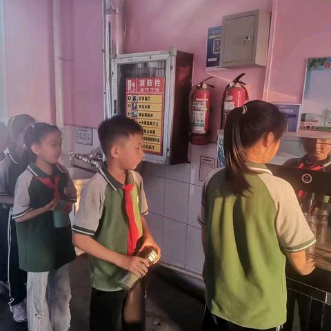 文明礼仪伴我行 争当文明小学生