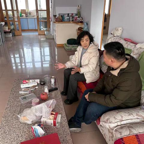 情暖寒冬，新春送福——民革宣化区第一支部开展春节慰问退休老党员活动