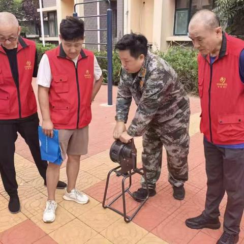 宝华街街道天保新居社区退役军人服务站组织开展“国防教育进社区”主题宣传活动