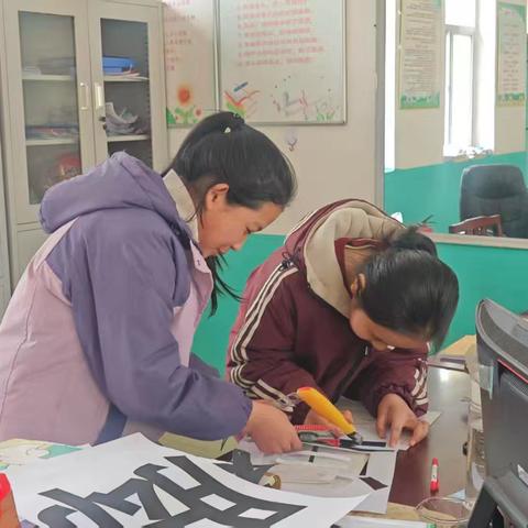 大官厅乡万良寺小学地面游戏绘制纪实