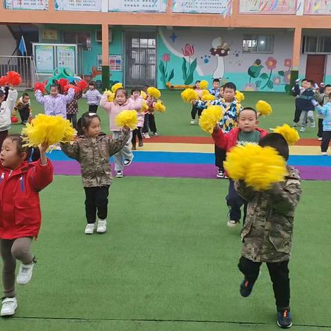 不负时光，我们在一起，东方之星幼儿园大二班周小结。