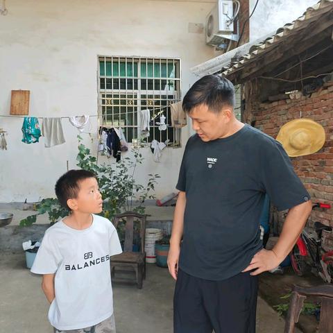 走村入户宣防溺，家校筑牢安全线——新县八里畈镇中心学校开展防溺水家访活动