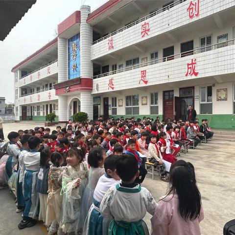 “清明融于情，朗诵祭英烈”——记中吕小学清明节朗诵比赛