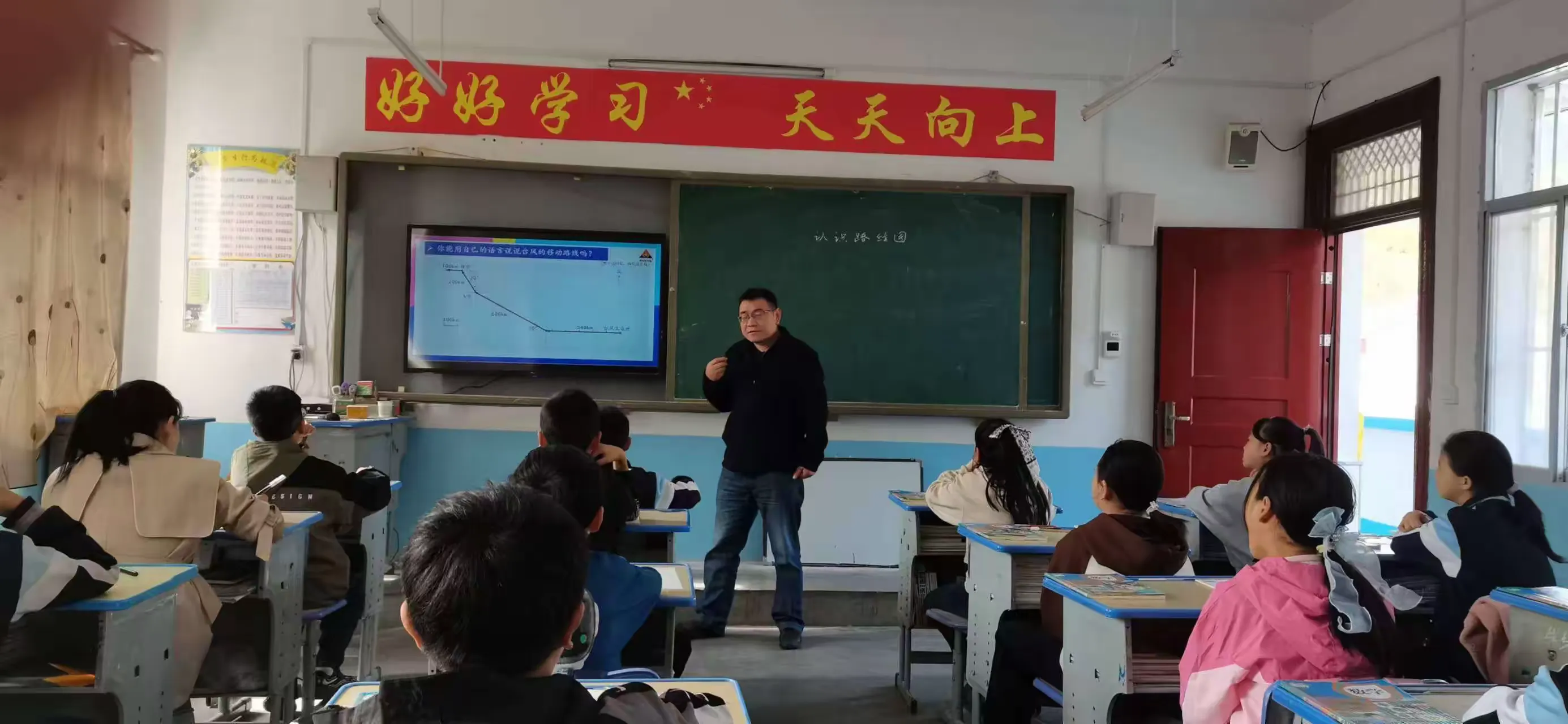 简篇-立足常规抓教学,夯实细节促提升
--大坪镇中心校到龙湾小学进行教学常规督导活动纪实