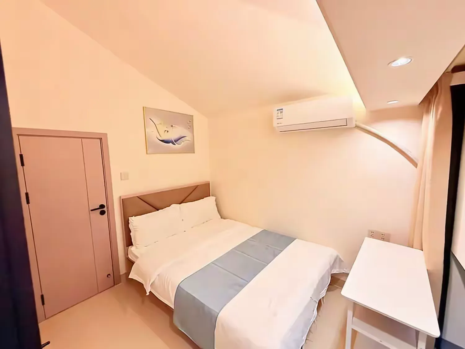 清远恒大9房17床8卫全新豪华装修（欧式风）别墅独立K房温泉泳池