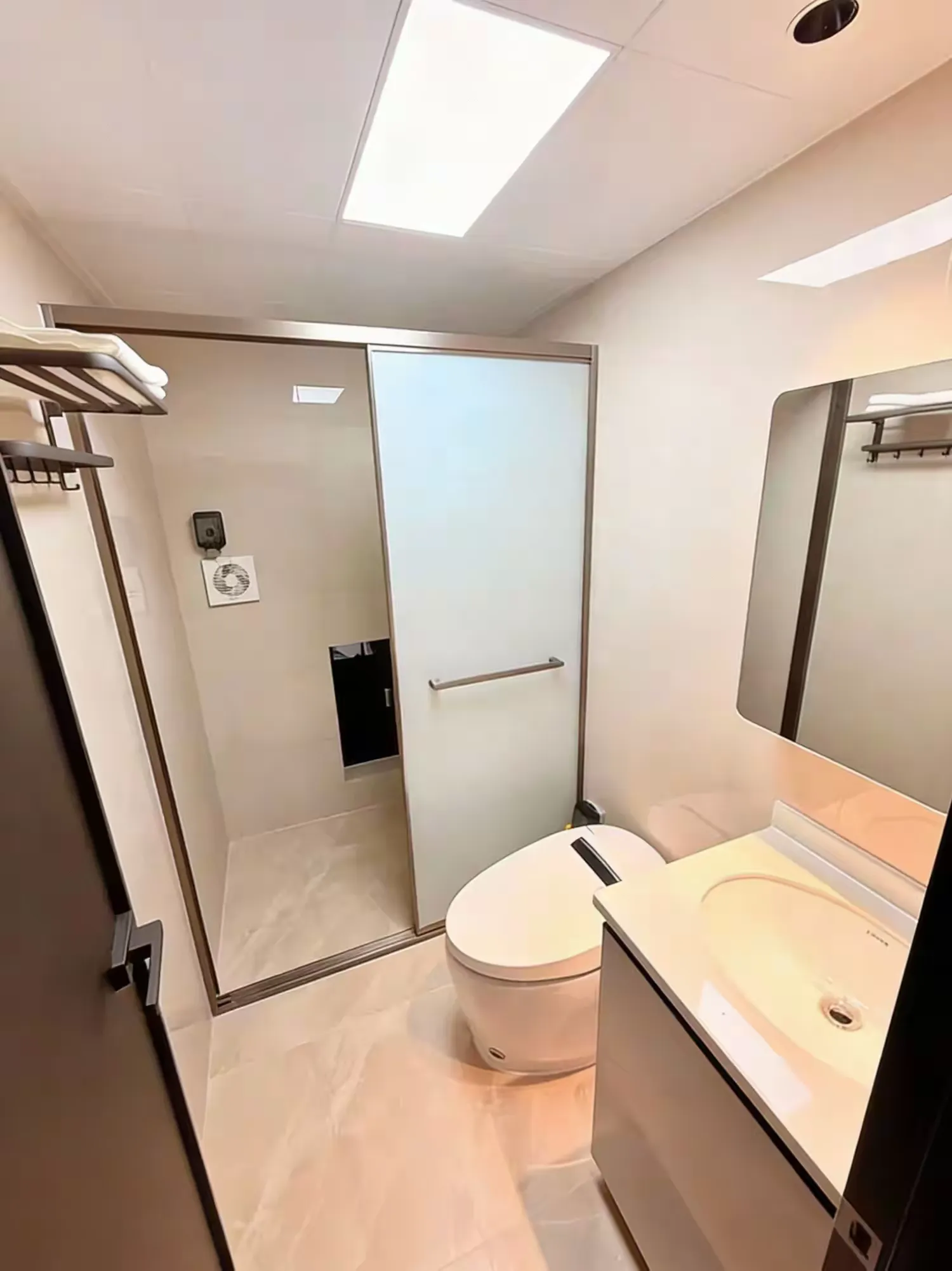 清远恒大9房17床8卫全新豪华装修（欧式风）别墅独立K房温泉泳池