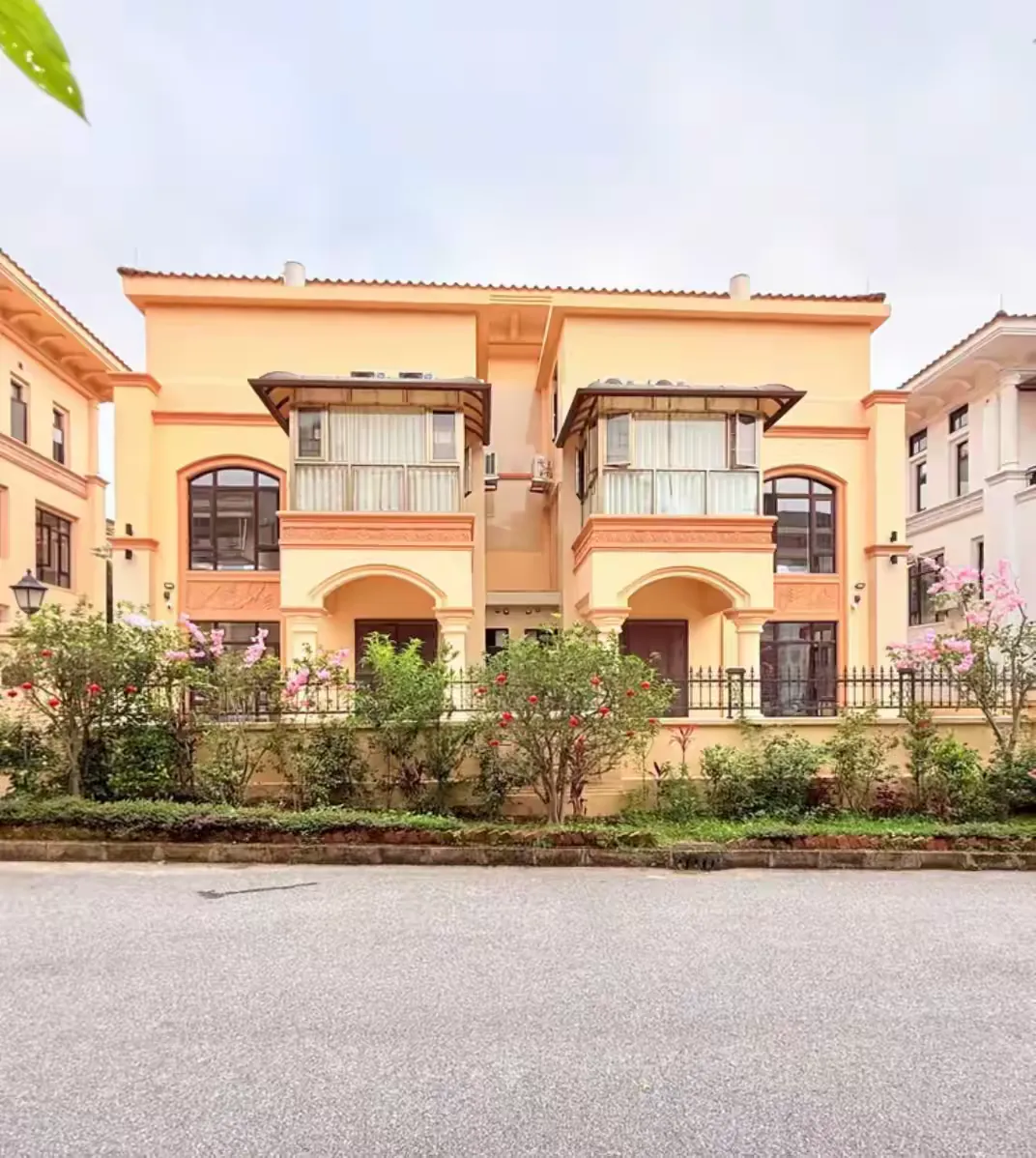 清远恒大9房17床8卫全新豪华装修（欧式风）别墅独立K房温泉泳池