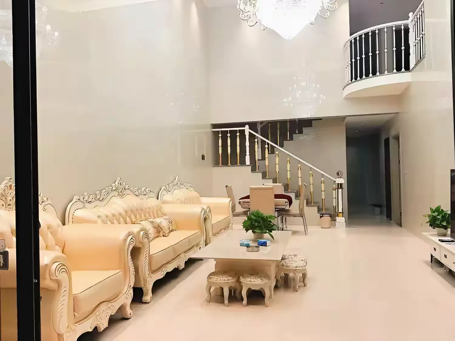 清远恒大9房17床8卫全新豪华装修（欧式风）别墅独立K房温泉泳池