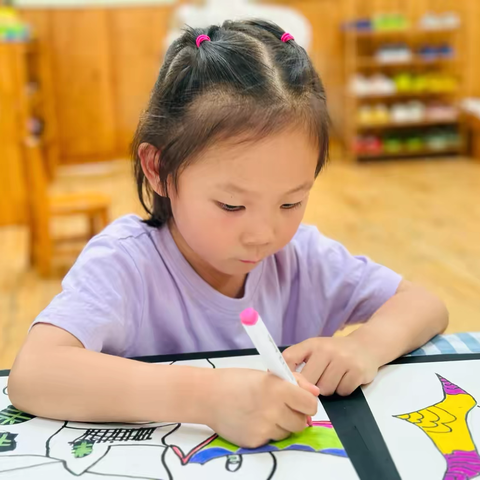 绘画童真 创想自我——刘蔓可