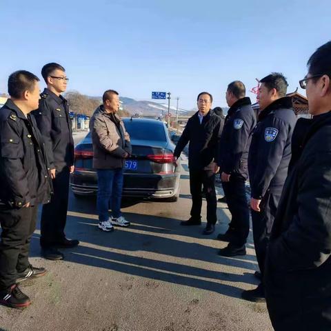 东洲区治超办开展路警联合执法，确保道路交通平安畅通