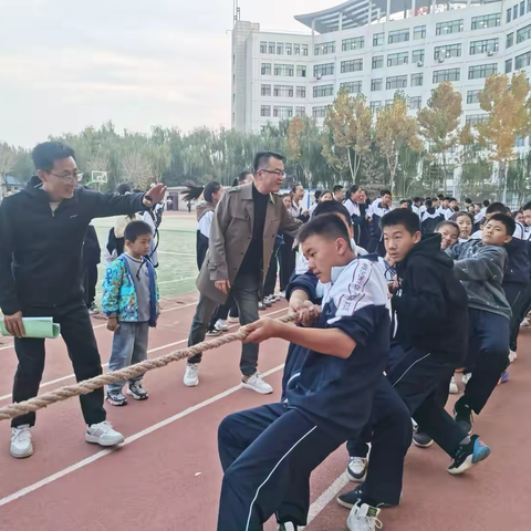 力拔山河，“绳”采飞扬 ——吴忠市第四中学（西校区）七年级拔河比赛