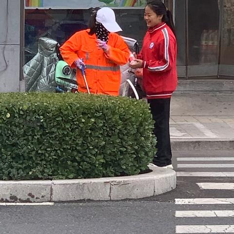 [附中学子这样过国庆]十一国庆，与爱同行----忻州师院附附属中学七班赵懿菡，王紫茹国庆假期实践活动小记