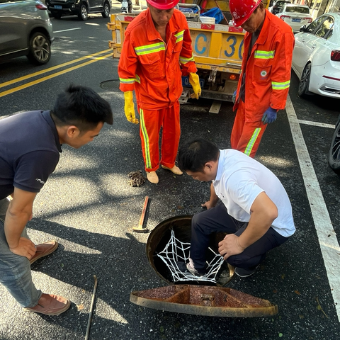 区住建局关于督办检查更换安装防坠网