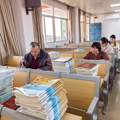 以检促优 规范提升——黄竹镇中心学校2025年秋季常规检查纪实