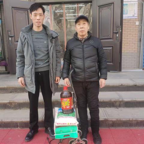 情暖新春 尊崇相伴｜联志社区退役军人服务站走访慰问送关怀 致敬最可爱的人