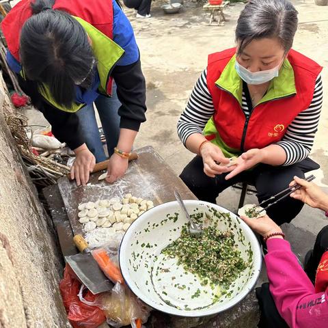 三渔公益快乐驿站关爱老年人活动，陪伴九十一岁老奶奶过生日。