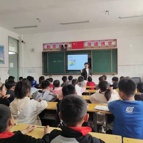 在快乐中学数学，在数学中长智慧——柘城县浦东街道办事处丹阳小学数学组教研活动