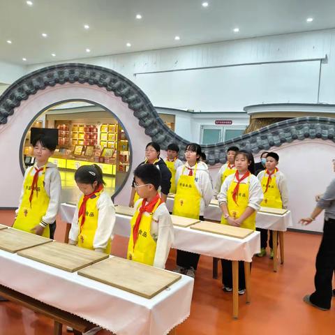 面花制作：传统与传承的手工体验——大浪白中心校研学活动