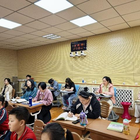 【书香润童心 阅读启智慧】——汇丰学校整本书阅读“导读课”教研活动纪实