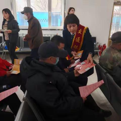 营口大石桥支行联合交发支行开展4月份常态化消保金融知识宣传活动 筑牢百姓"钱袋子"安全防线