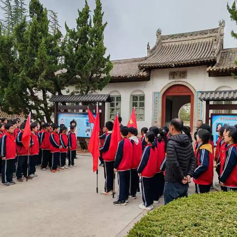 “缅怀革命先烈 赓续红色基因”——温集初中清明祭英烈活动