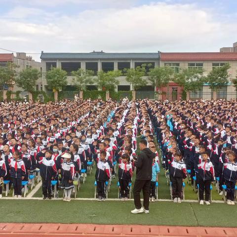 靖边县第十二小学学生早到校问题告家长书