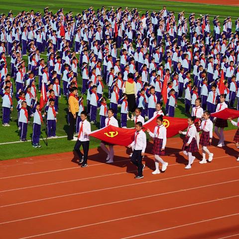 【全环境立德树人】学习二十大 争做好队员——广饶县第一实验小学新队员入队仪式