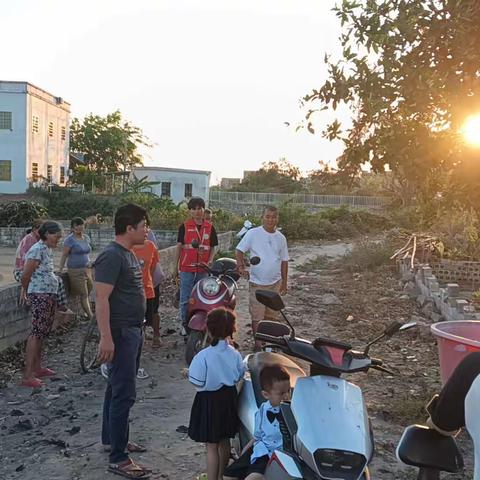 感南社区网格员协助处理村民土地矛盾纠纷