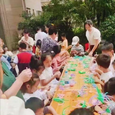 温馨五月天，传递感恩心！东兴社区和状元府物业合作举办母亲节活动