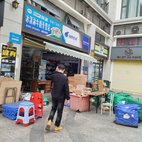 美兰区人民街道美丽沙社区开展食品安全包保督导检查工作
