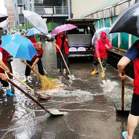 〔万泉街道绍棠社区〕闻“汛”而动 排险解忧