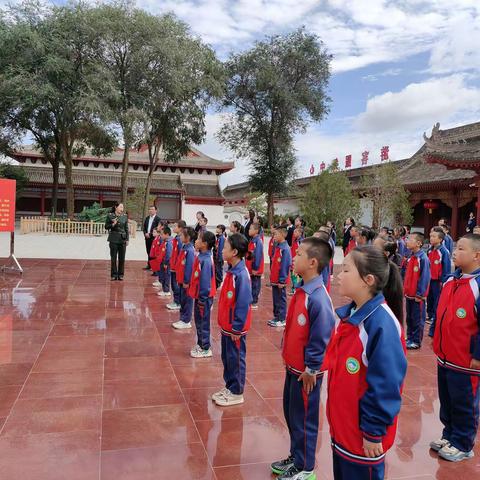 界石铺中心小学“参观红色圣地，分享红色故事”主题队日活动。