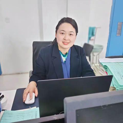 研韵飘香香如故，拾阶而上提素养——第四实验小学六年级语文听评课活动