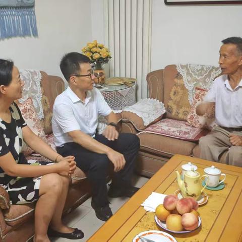 八一慰问送关怀 情系老兵暖人心——南村街道开展走访慰问老兵活动