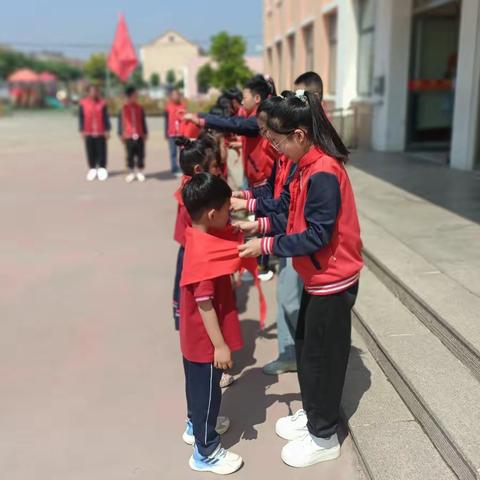 学习二十大 争做好队员——伏家庄小学分批入队主题教育暨2022级首批入队仪式纪实