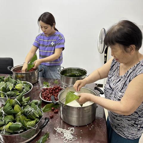 粽叶飘香迎端午  幸福和谐邻里情