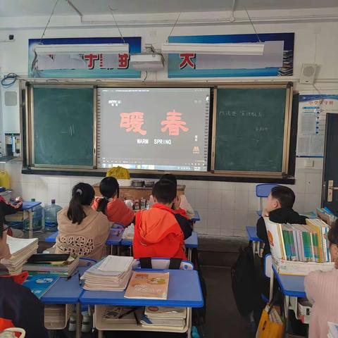 三台县观桥中学开展定期校园观影活动