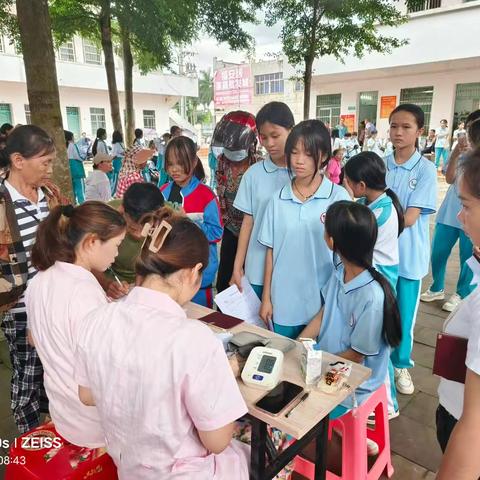 HPV疫苗进校园，为健康保驾护航——皇桐中学联合皇桐卫生院为学生开展HPV疫苗接种